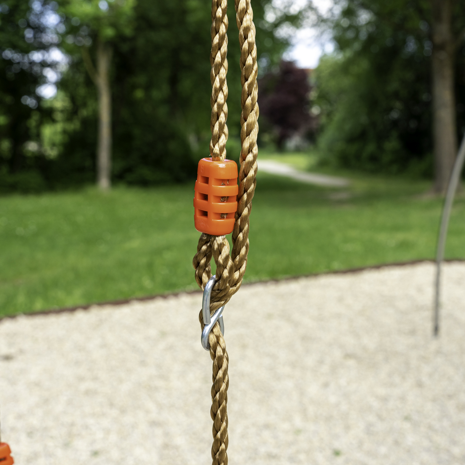 _DSC9882 Trapez mit Kunststoffringen Turngerät Schaukel Höhe bis 2,55m
