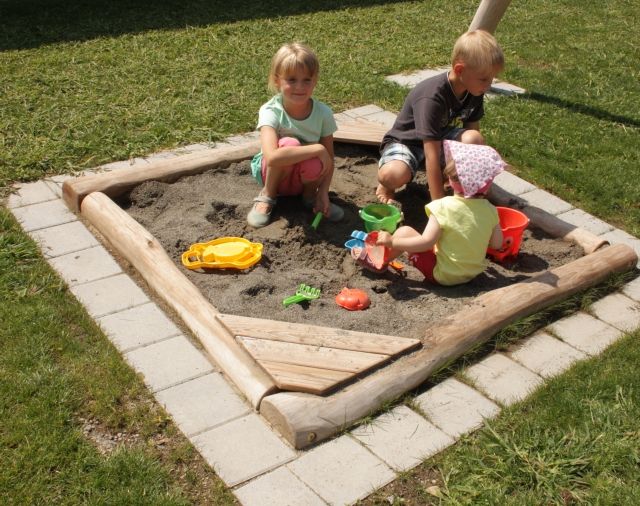 sandkasten-lisa_1 Sandkasten Lisa aus Robinienholz 150x150 x H12-16cm Sandkiste Buddelkiste Sand Spielkasten Sandbox