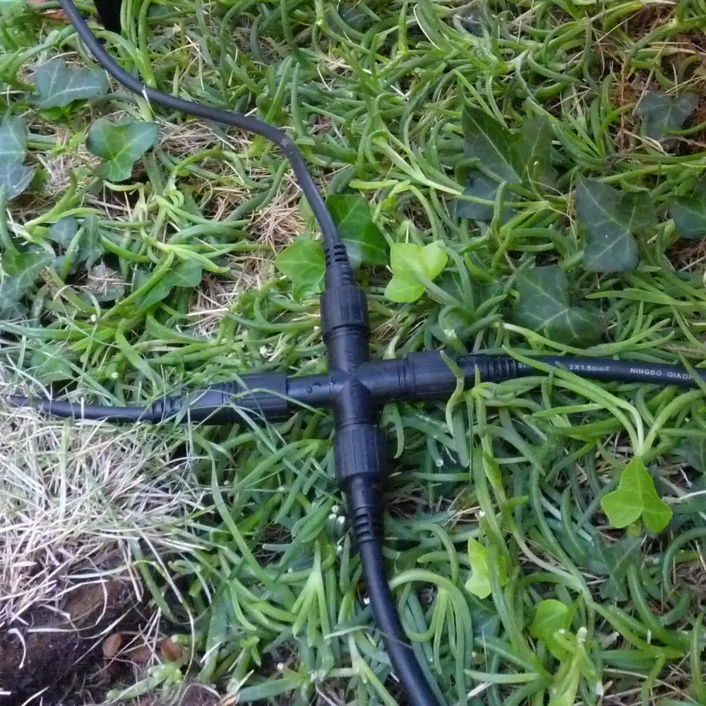 Steckverbinder 230V wasserdicht • Kabelverbinder mehrere Ausgänge schwarz • IP67 Gartenbeleuchtung Steckverbinder 230V wasserdicht • Kabelverbinder mehrere Ausgänge schwarz • IP67 Gartenbeleuchtung