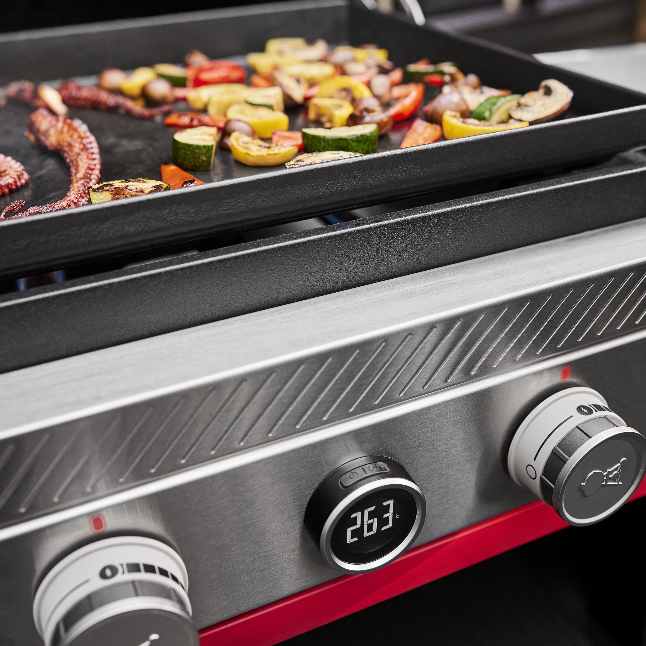 Weber Slate GPD 76 cm Premium Plancha mit 3 Brennern