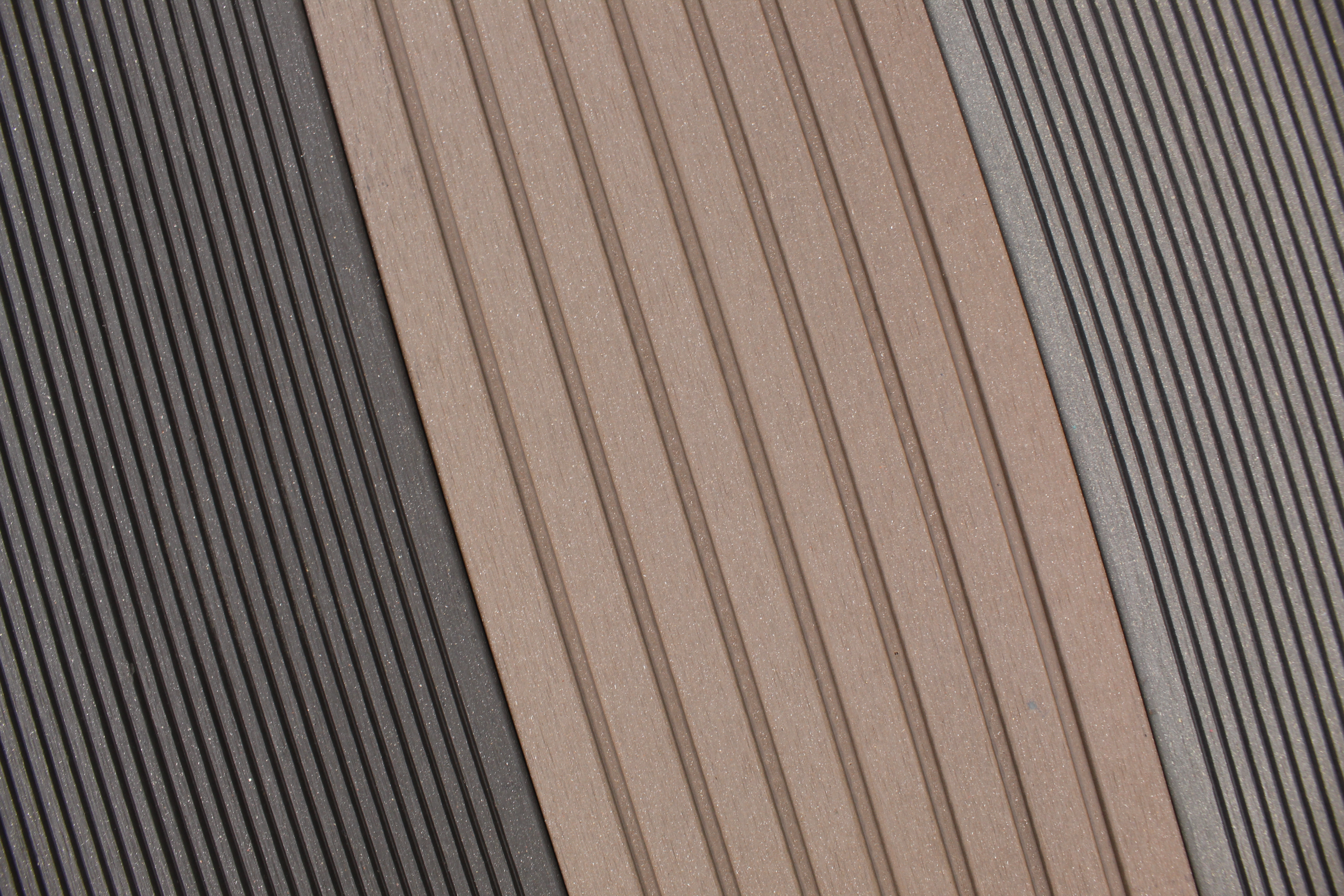 IMG_1254 WPC Terrassendiele Vollprofil 20x145 mm Terrassen Dielen Länge