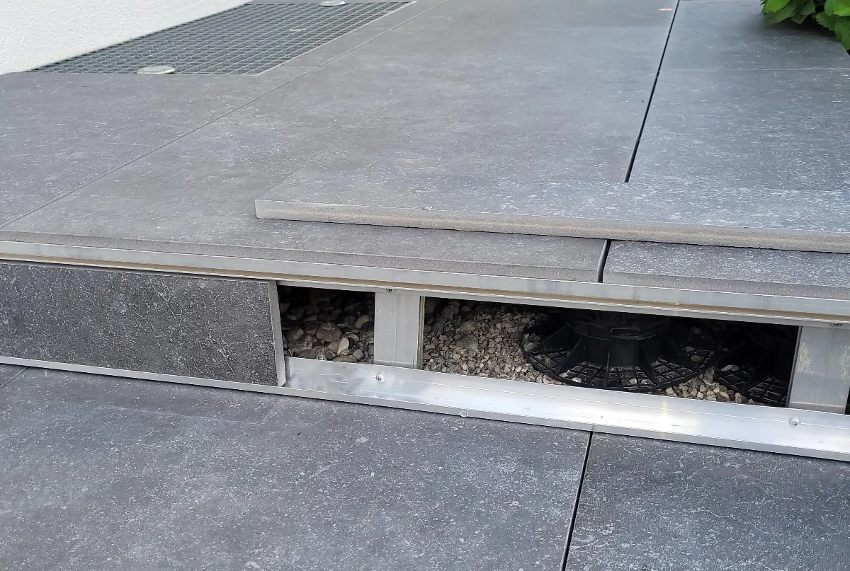 Randabschluss für Plattenlager PRO Seitenverblendung