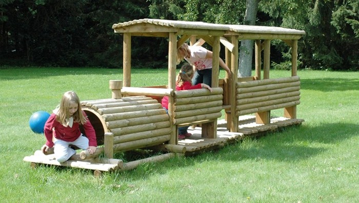 Holzeisenbahn Lok und Waggon für den öffentlichen Bereich