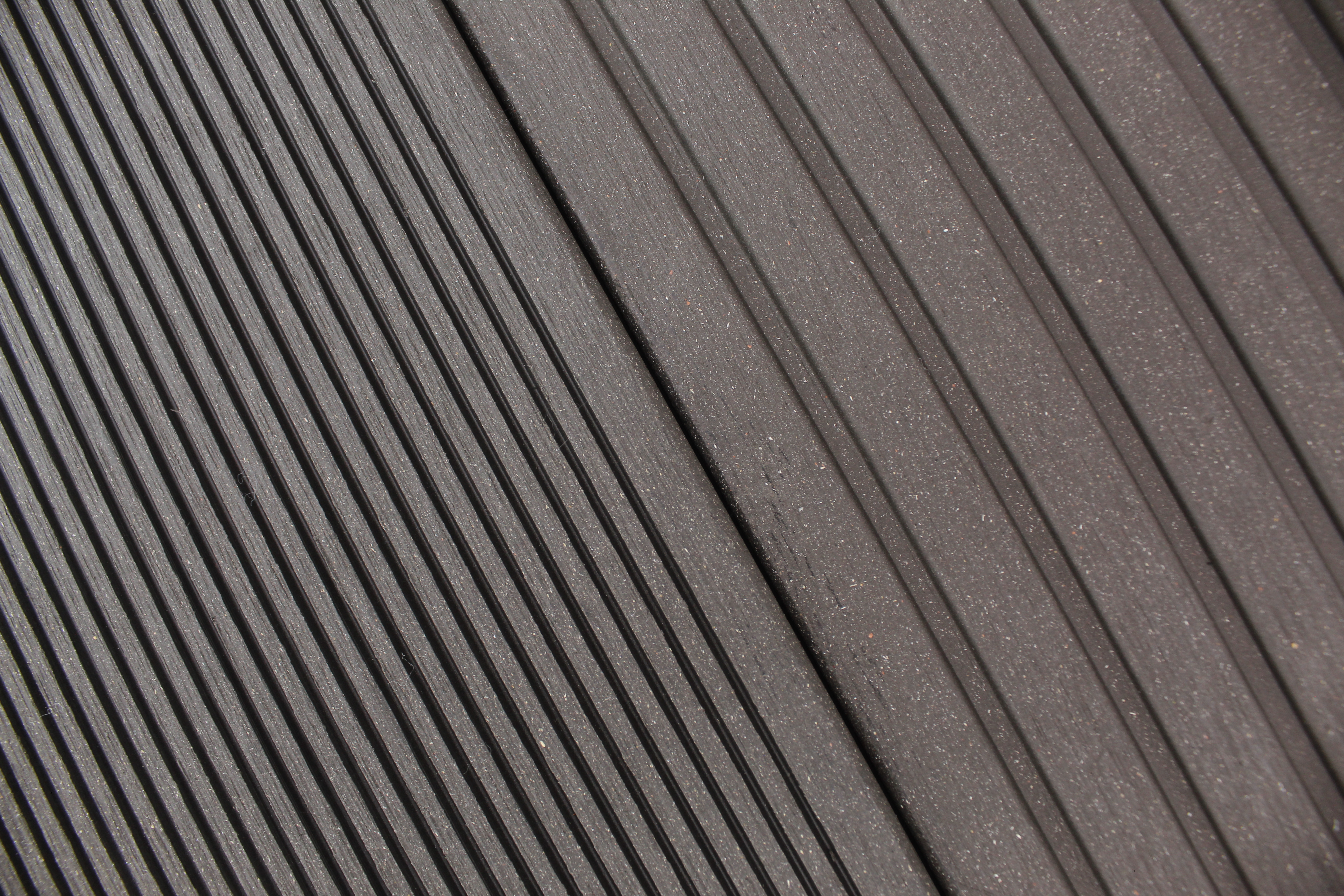 IMG_1302 WPC Terrassendiele Vollprofil 20x145 mm Terrassen Dielen Länge