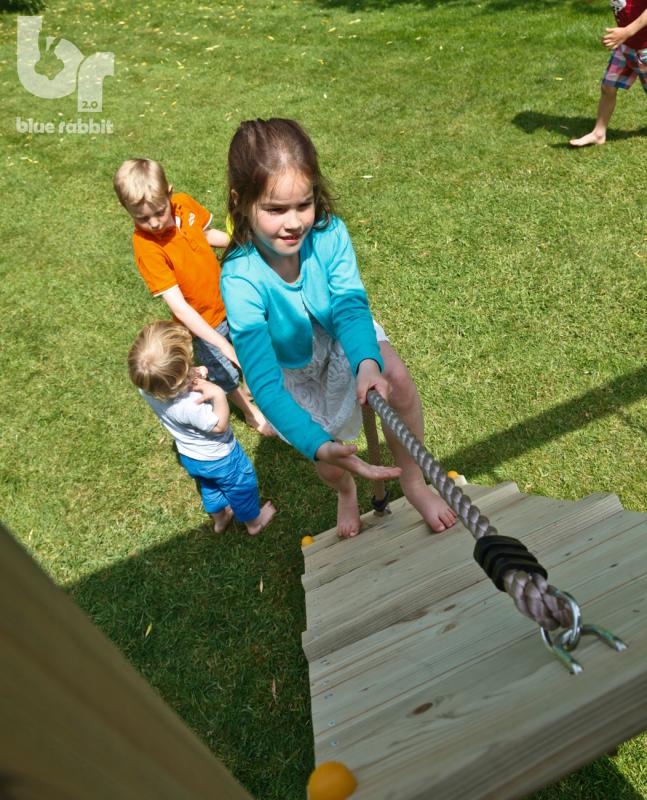 ramp_blue_rabbit_climbing_ramp_playtower_wood_climbing_rope_0 Kletterrampe mit Seil Kletterwand Lärche natur für Spieltürme & Stelzenhäuser
