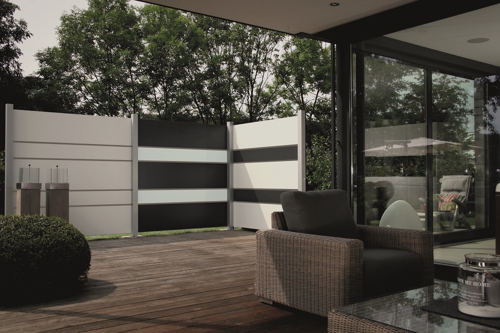 Blende Elevato Sichtschutzsystem moderner Gartenzaun aus HPL pflegefrei Board