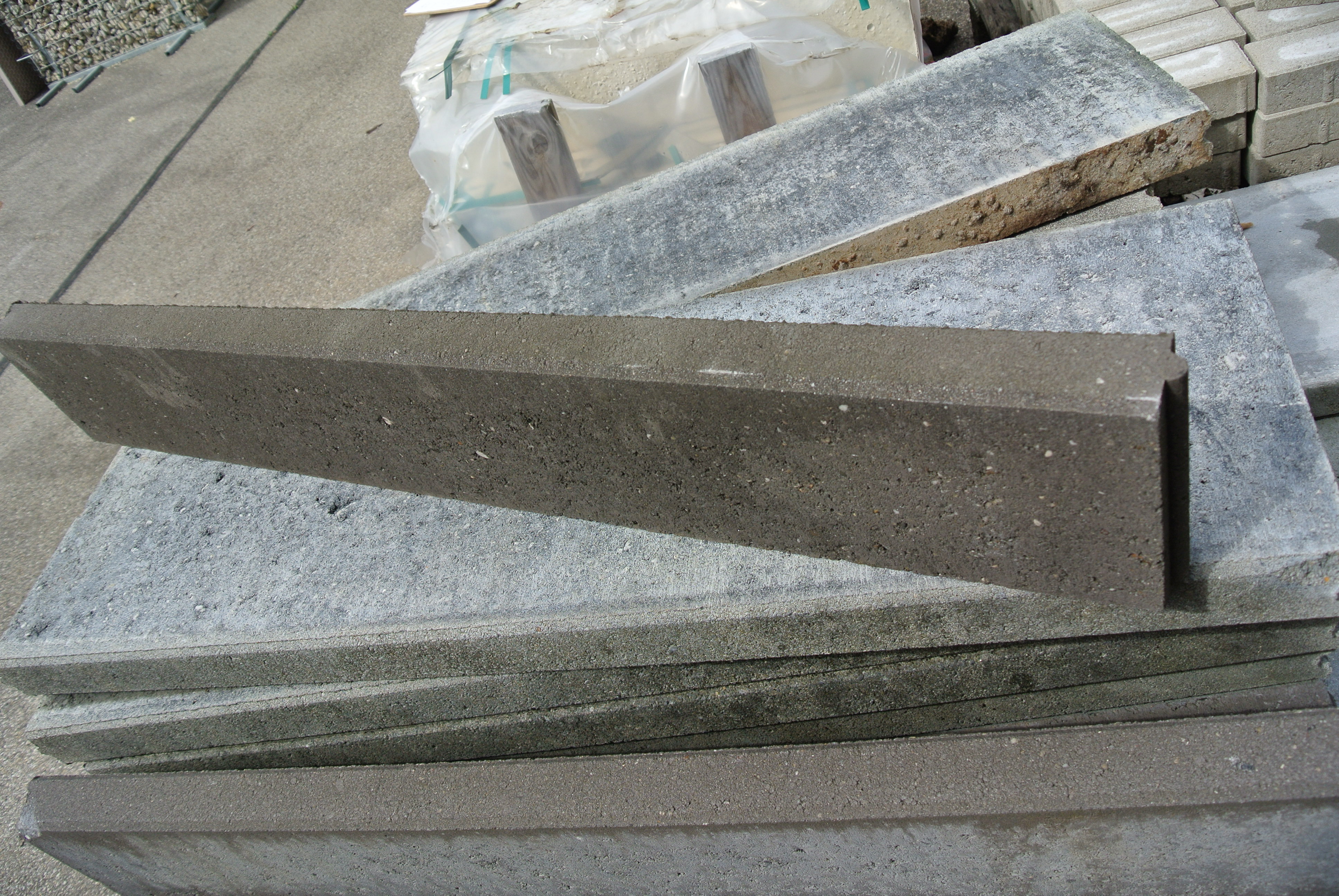 Beton Randstein schwarz 6x30x100 cm