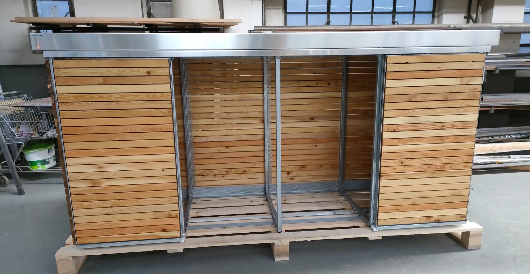 267768816_138814205173176_5199996409102054001_nTMo75jtqvL56h Mülltonnenschrank-Systeme mit Schiebetüren Stahlgestell Echtholz für 4 Mülltonnen 240 Liter