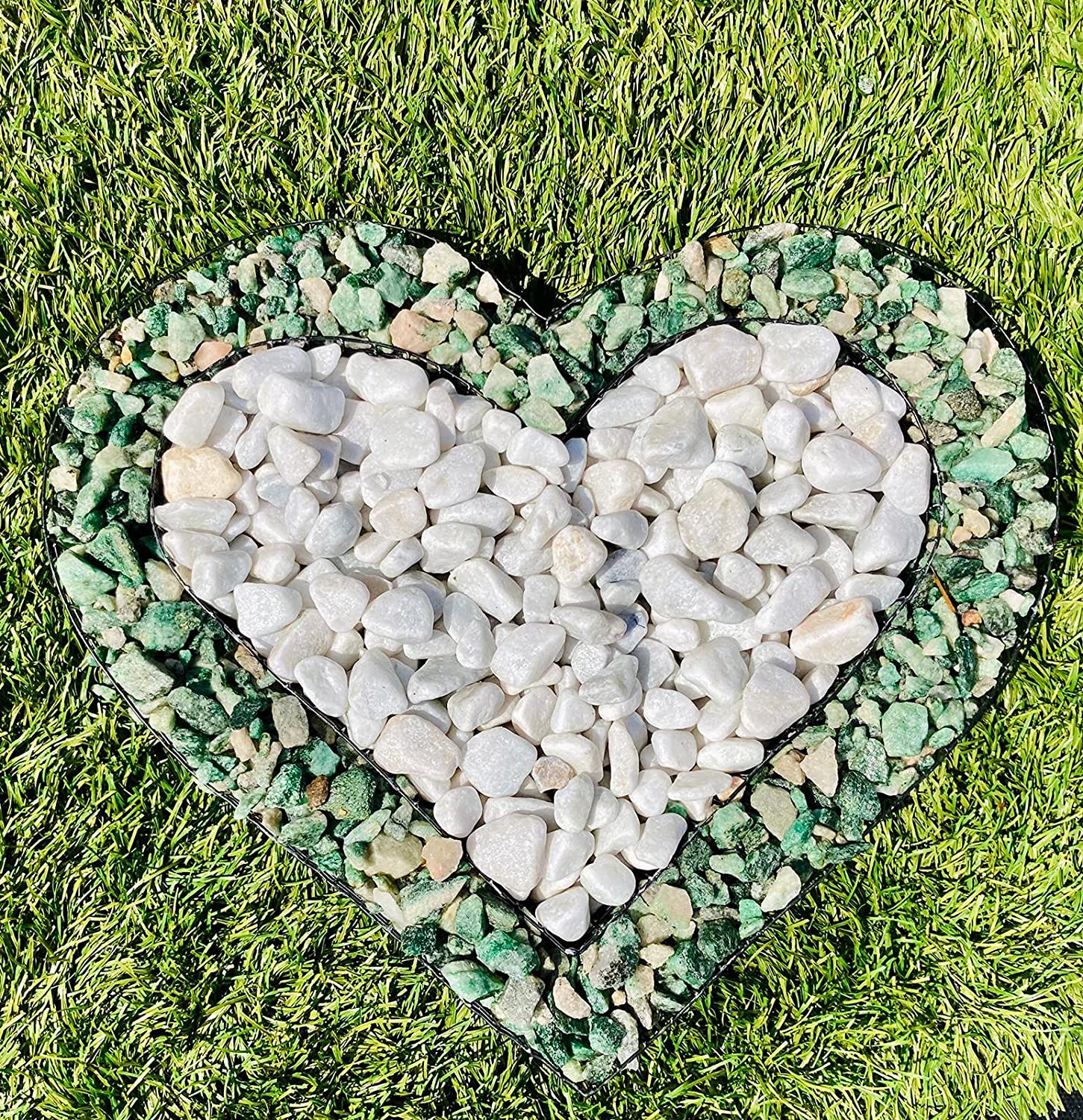 Carrara-Arctic-Green Herz Gitter Buntsteine Glassteine Natursteine Grabschmuck Grabgestaltung Blumentopf