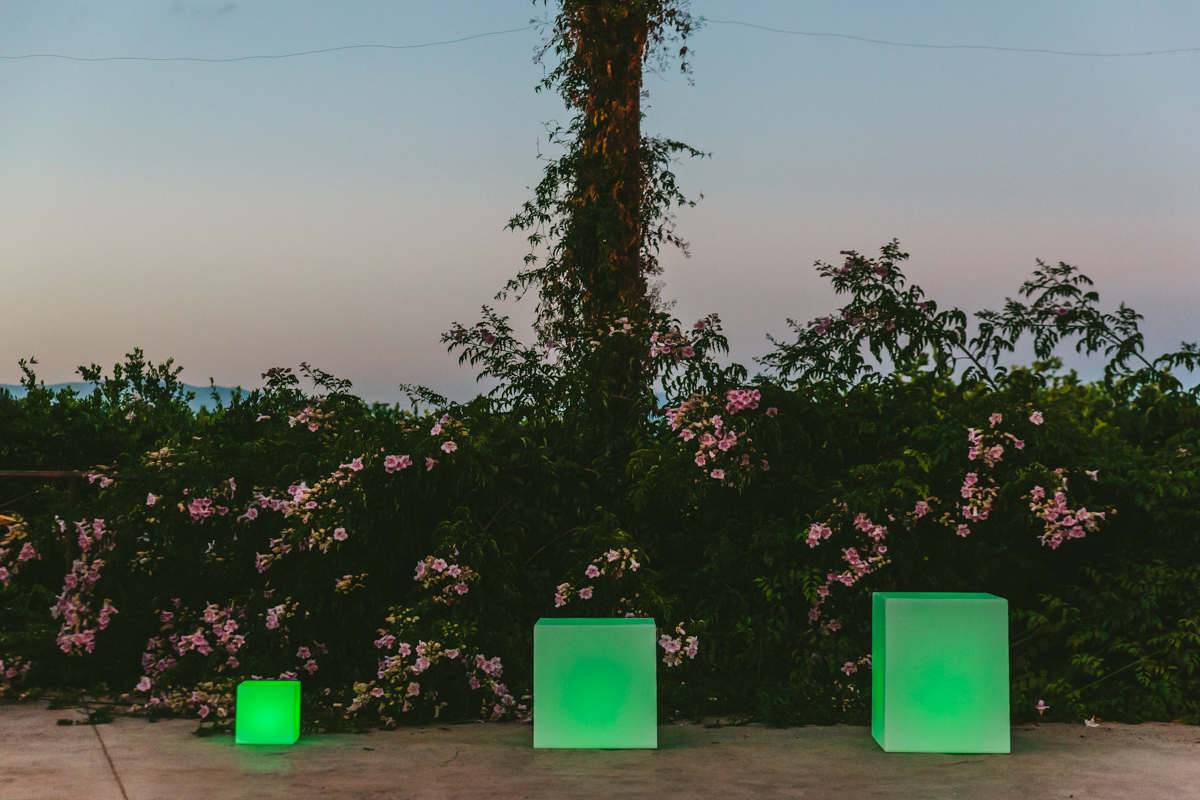 CUBY SOLAR SMARTTECH Weiß Leuchtwürfel LED Beleuchtung RGBW solarbetrieben mit Fernbedienung