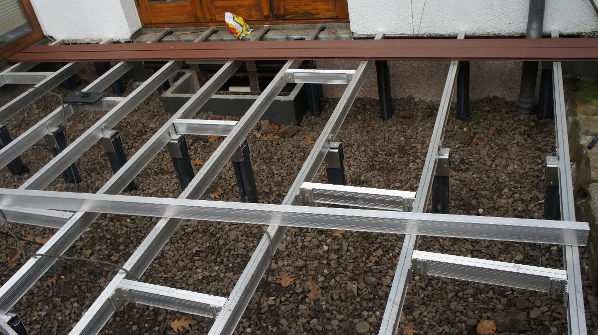 Alu-Schiene Unterkonstruktion Terrasse 38×45 mm - Länge 10 cm