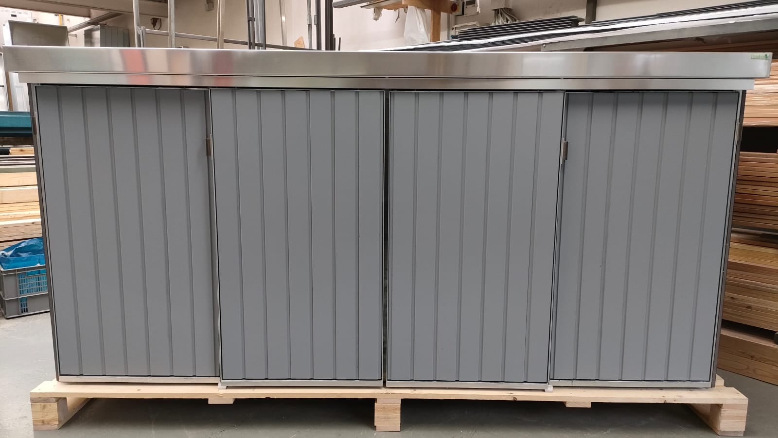 264465223_137144195340177_5656526422438030633_n Mülltonnenschrank mit Schiebetüren Silbergrau für 4 Mülltonnen 120 Liter