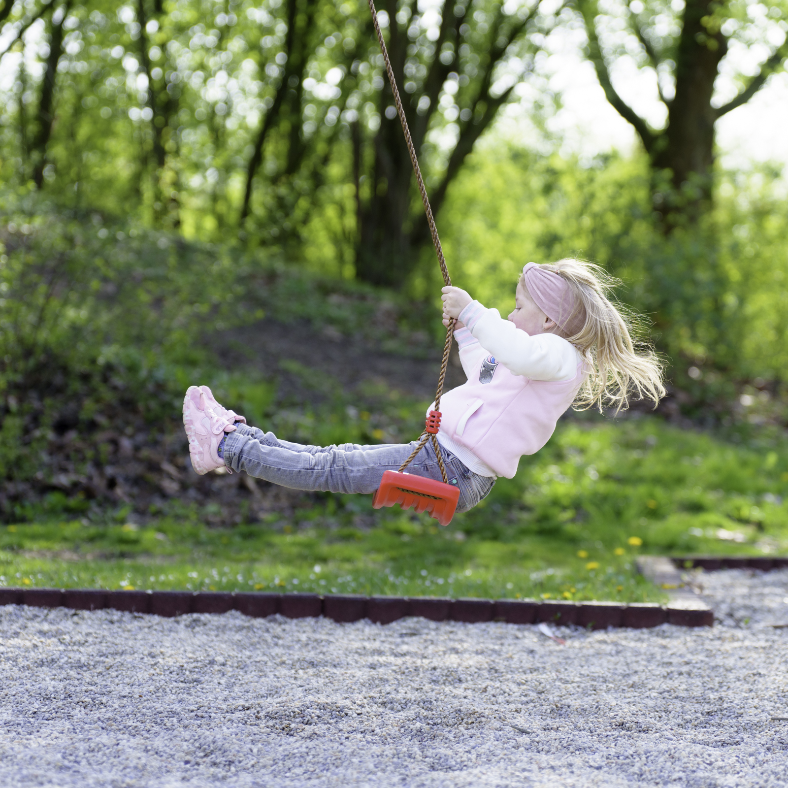 _DSC2235 Schaukelsitz aus Kunststoff Schaukelbrett Kinderschaukel