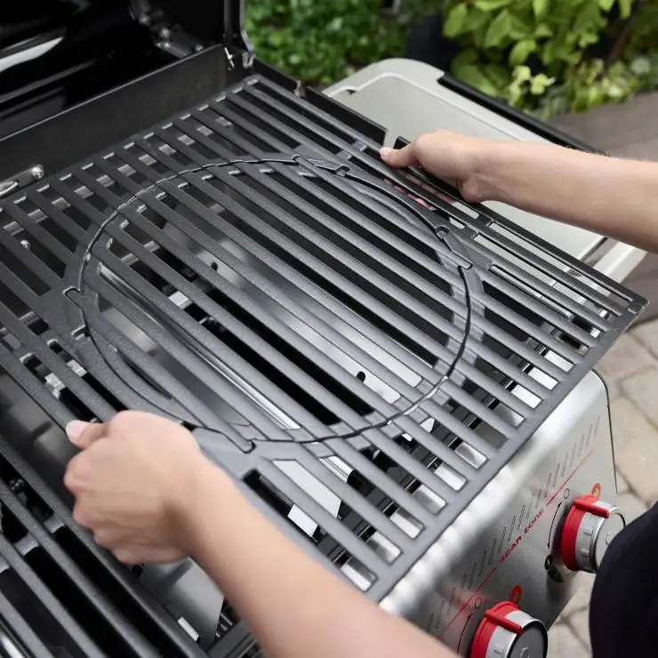 Weber Spirit E-325 GBS Black Gasgrill mit Sear Zone