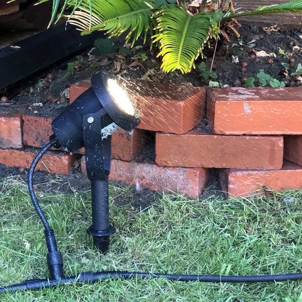 LED Gartenstrahler TARGET 30 W mit Erdspieß wasserdicht für Außen