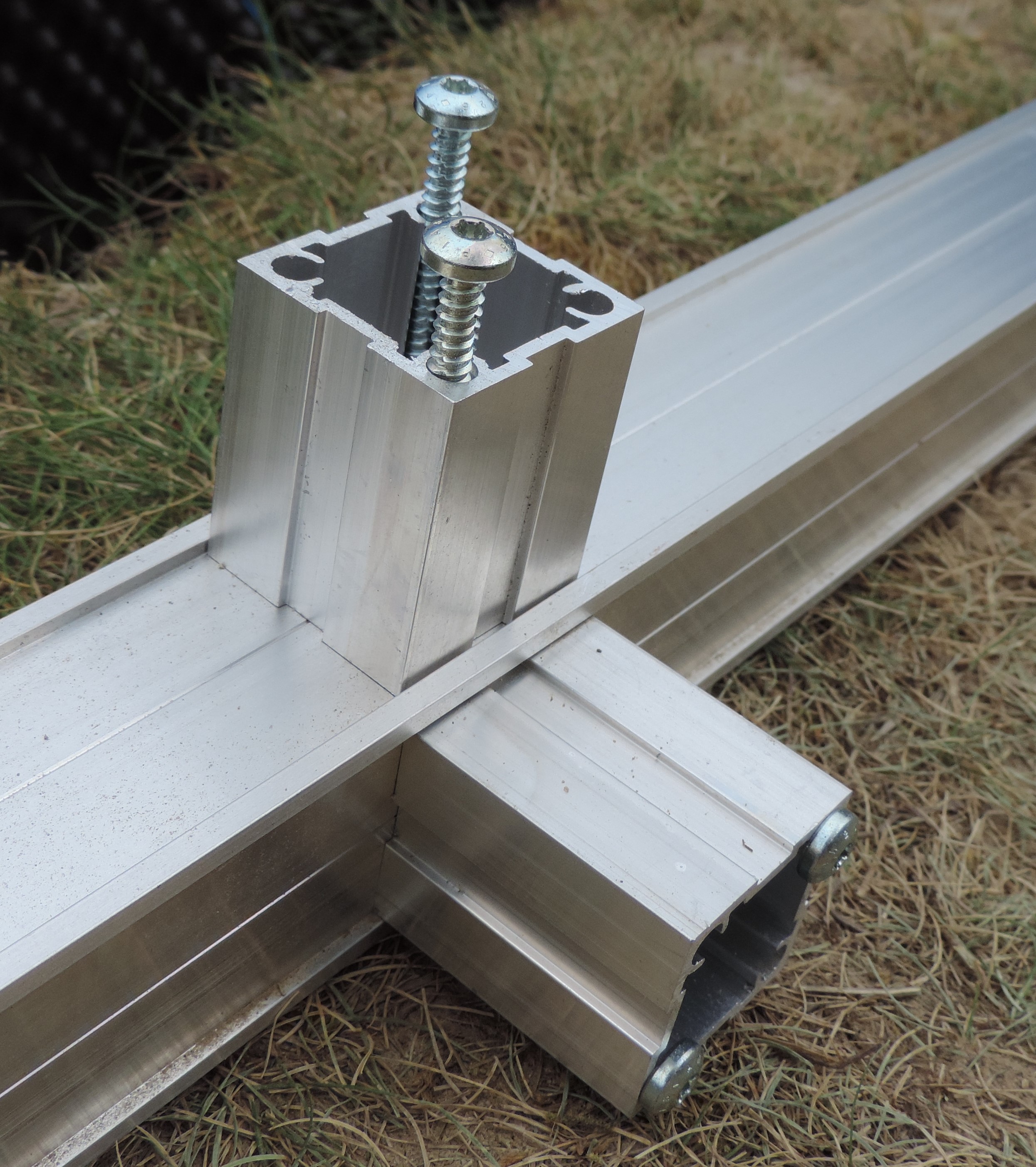 90° Verbinder 47 mm Construct Universal für Aluschiene 45x45 mm inkl 4 Bohrschrauben MADE IN GERMANY