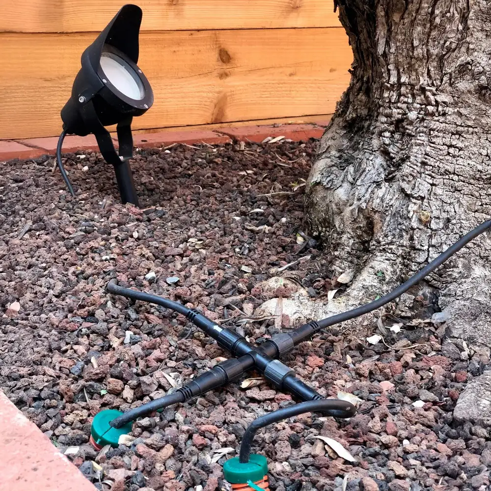 Steckverbinder 230V wasserdicht • Kabelverbinder mehrere Ausgänge schwarz • IP67 Gartenbeleuchtung Steckverbinder 230V wasserdicht • Kabelverbinder mehrere Ausgänge schwarz • IP67 Gartenbeleuchtung