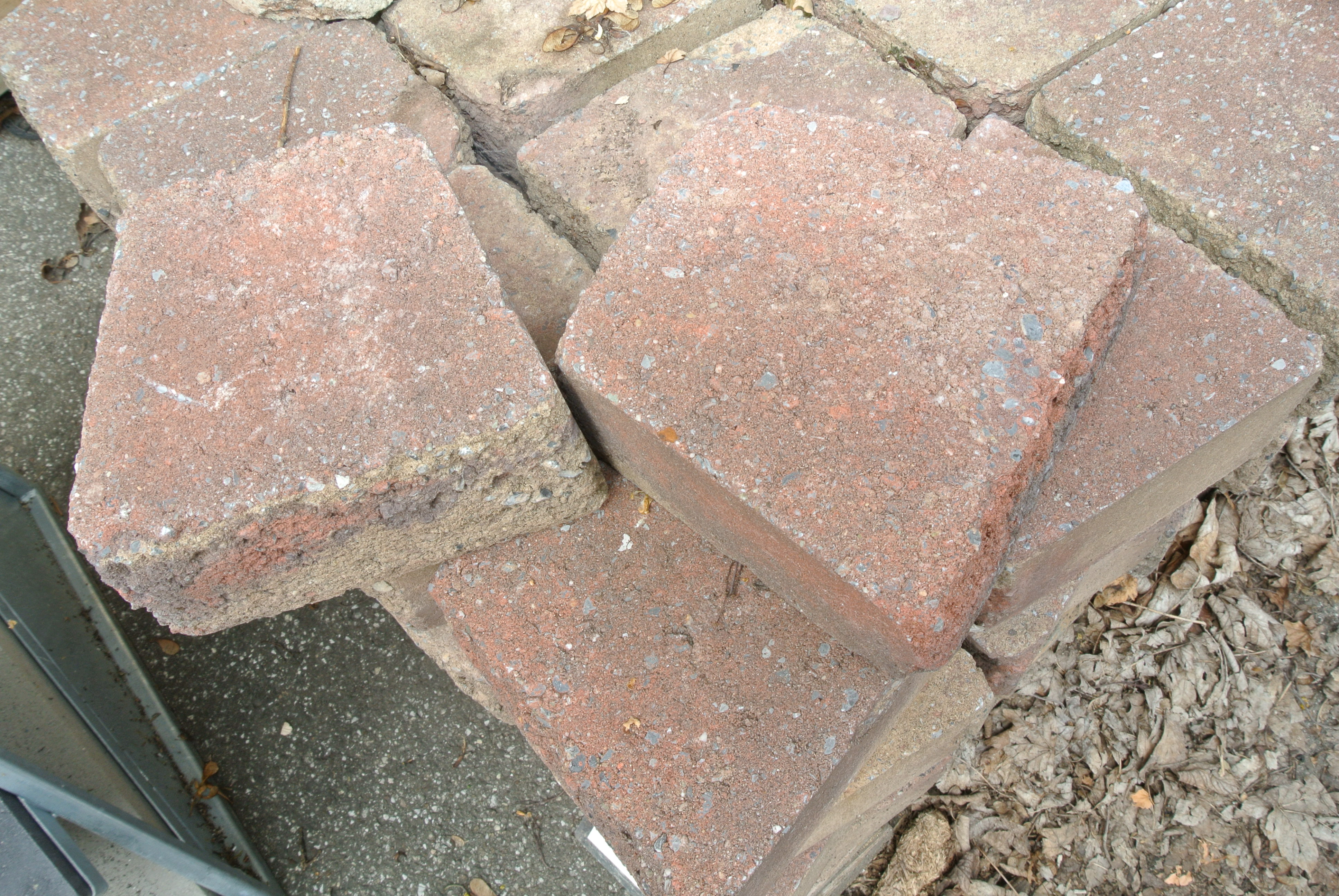 Beton Pflasterstein Trapez rot ca.20x23x9 cm