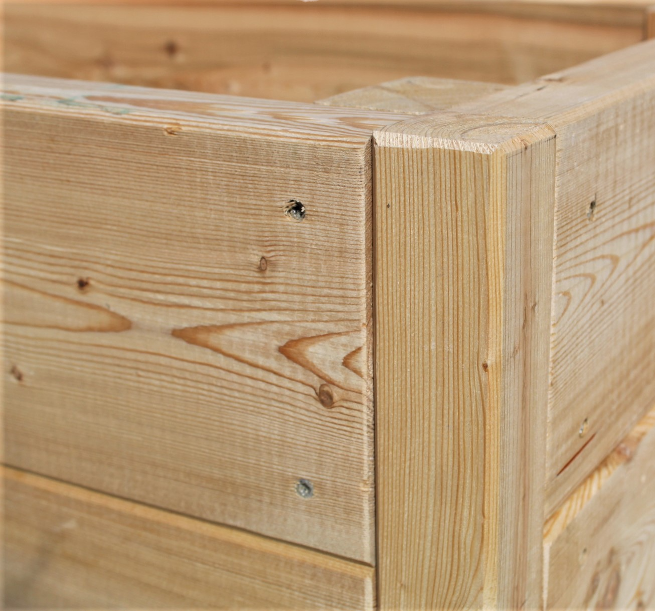 Foto-3vFeONJStNCE1q Blumenkasten Hexenagger Lärchenholz Kanthölzern 45x142 mm mit Noppenfolie fertig montiert