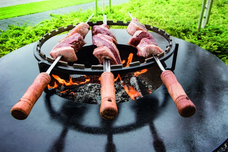 _w6a1451-OA-G-S-100-Spiesse-Ambiente OFYR Horizontal Spieße Set 100