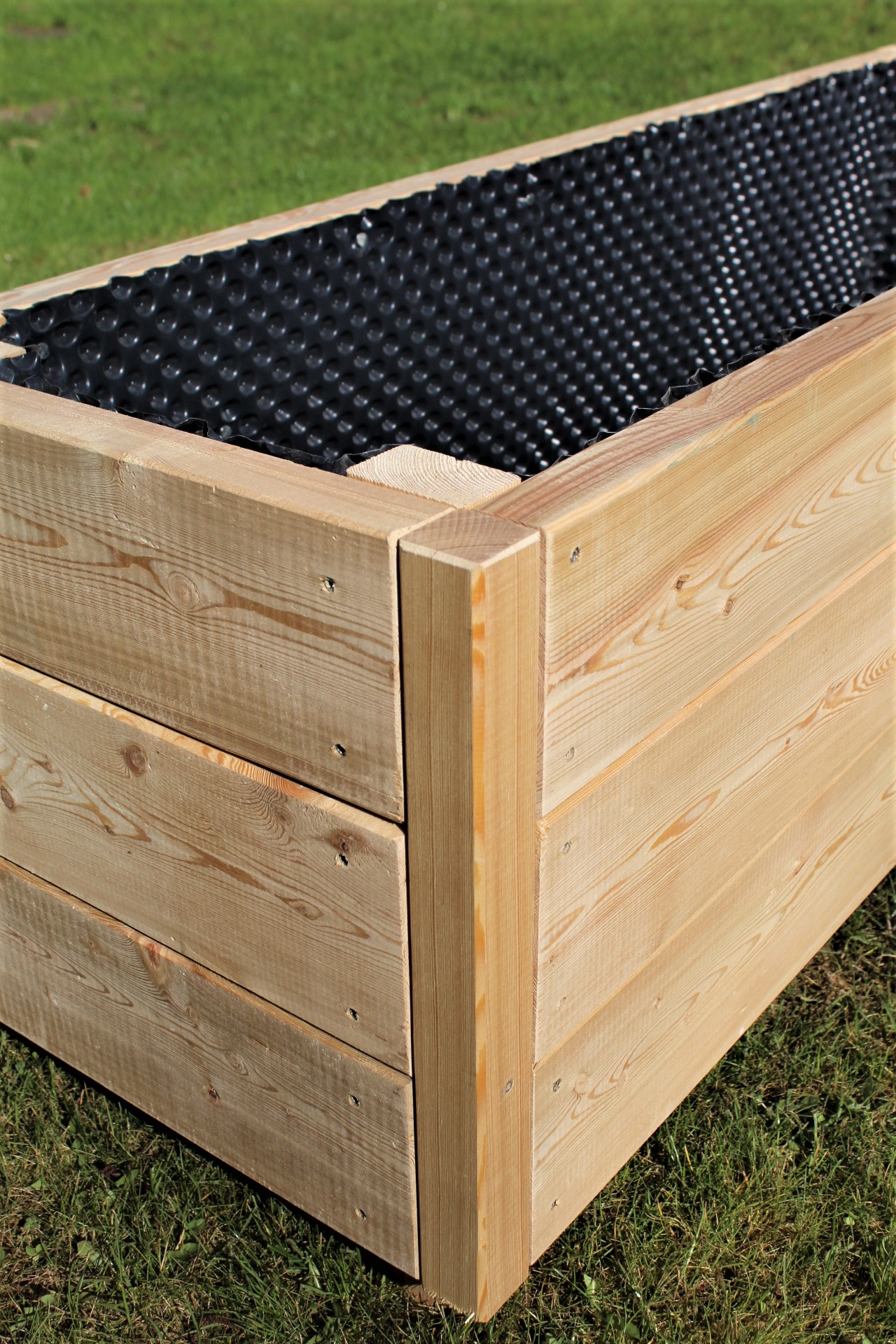 Foto-3C0bSb9FbpVbPP Blumenkasten Hexenagger Lärchenholz Kanthölzern 45x142 mm mit Noppenfolie fertig montiert