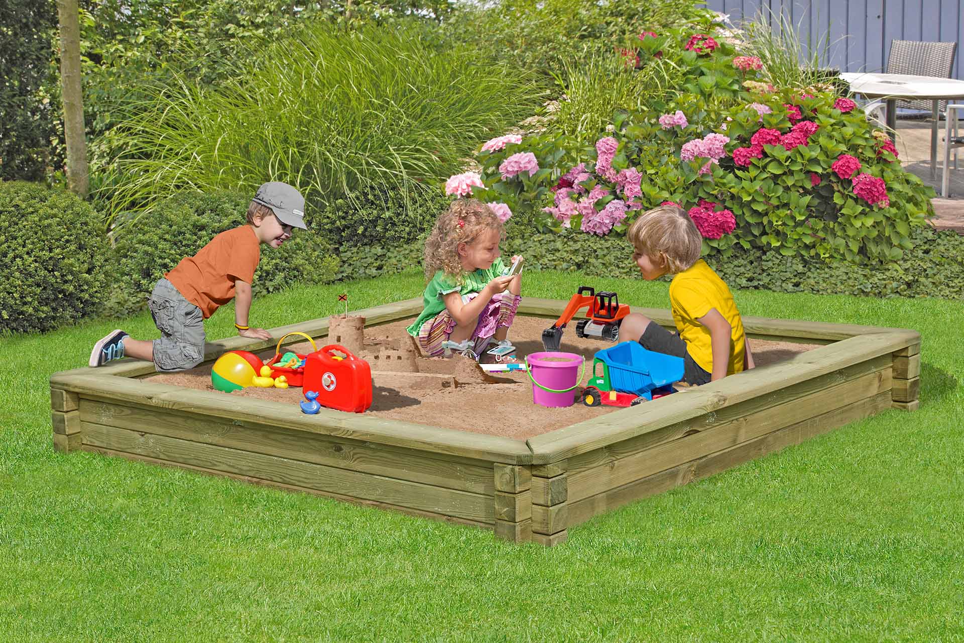 67066-A Sandkasten 180x180 cm aus Kantholz 7x7 cm TÜV geprüft