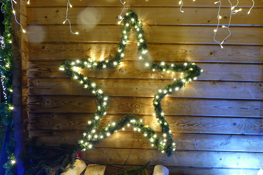 stern-weihnachten-aussen Girlanden-Stern mit LED-Beleuchtung warmweiß Lichterkette Stern Girlande