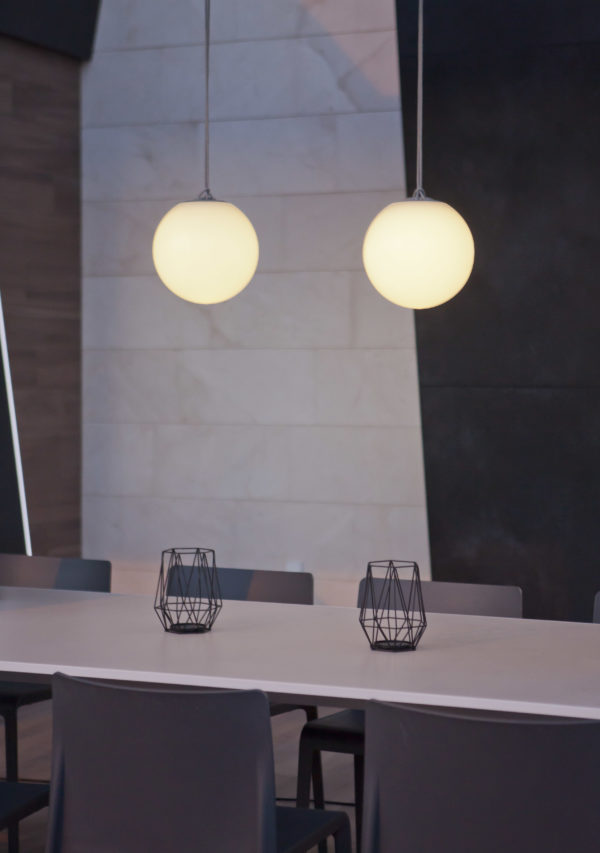NORAI 25 LED Hängeleuchte Pendelleuchte RGBW Akku LED-Lampe