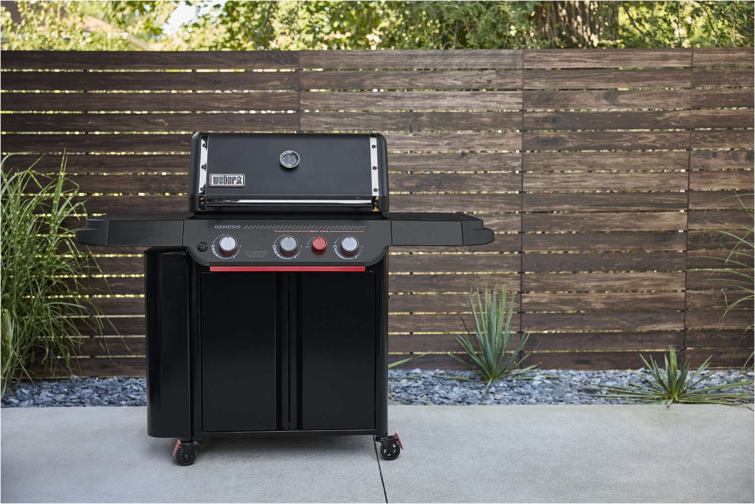 Weber Genesis Stealth E-330WR Gasgrill mit Drehspieß & Sear Zone