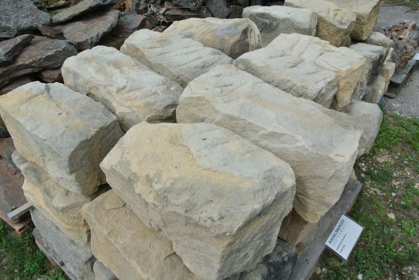 Sandstein spaltrau Naturstein Dekostein Mauerstein ca. 20x20x40 cm