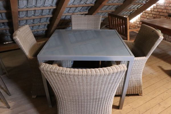Diamond Garden Tisch mit 4x Sessel Riau Irish-Coffee und Sitzpolster Gartentisch